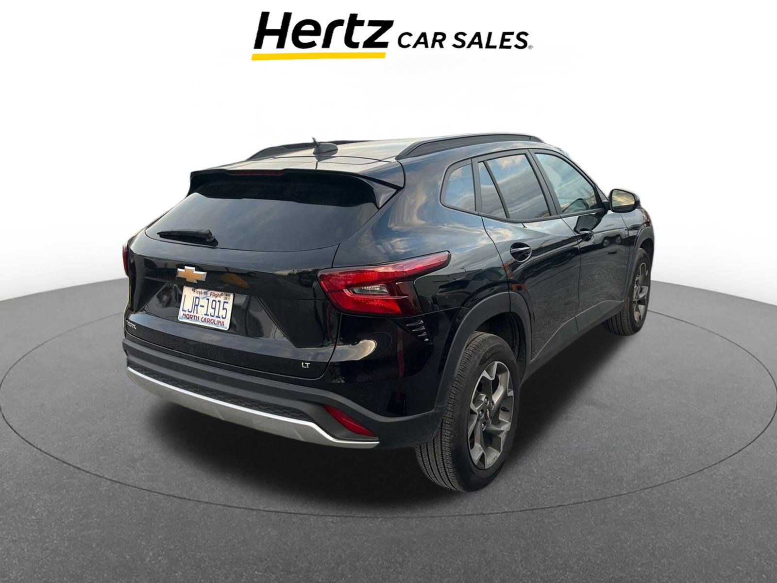 Used 2025 Chevrolet Trax LT w/ LT Convenience Package image 5