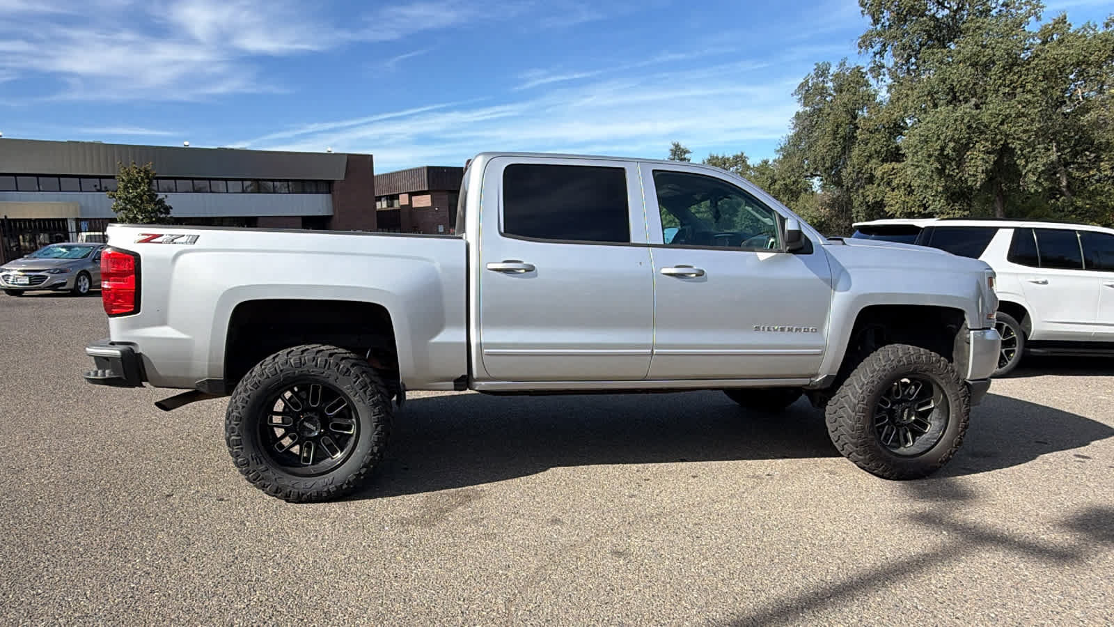Used 2018 Chevrolet Silverado 1500 LT w/ All Star Edition AWD/4WD image 4