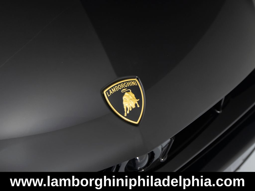 Used 2025 Lamborghini Urus SE AWD/4WD image 40