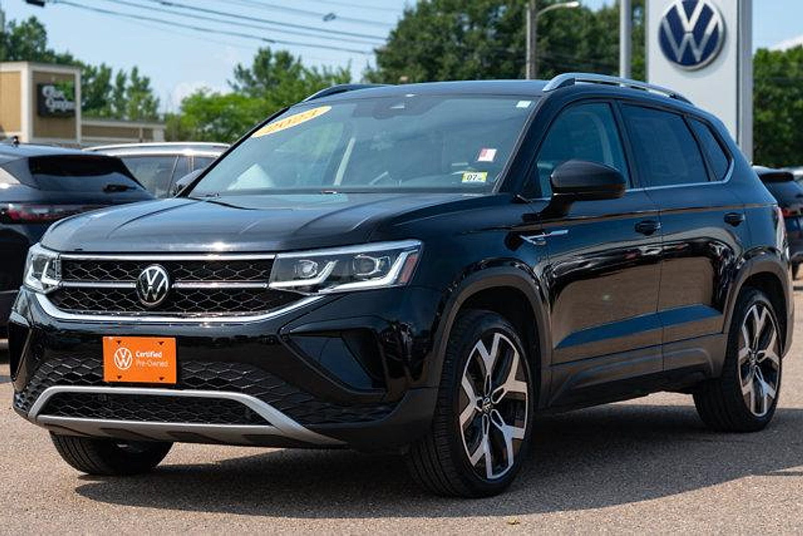 Certified 2023 Volkswagen Taos SEL AWD/4WD image 2