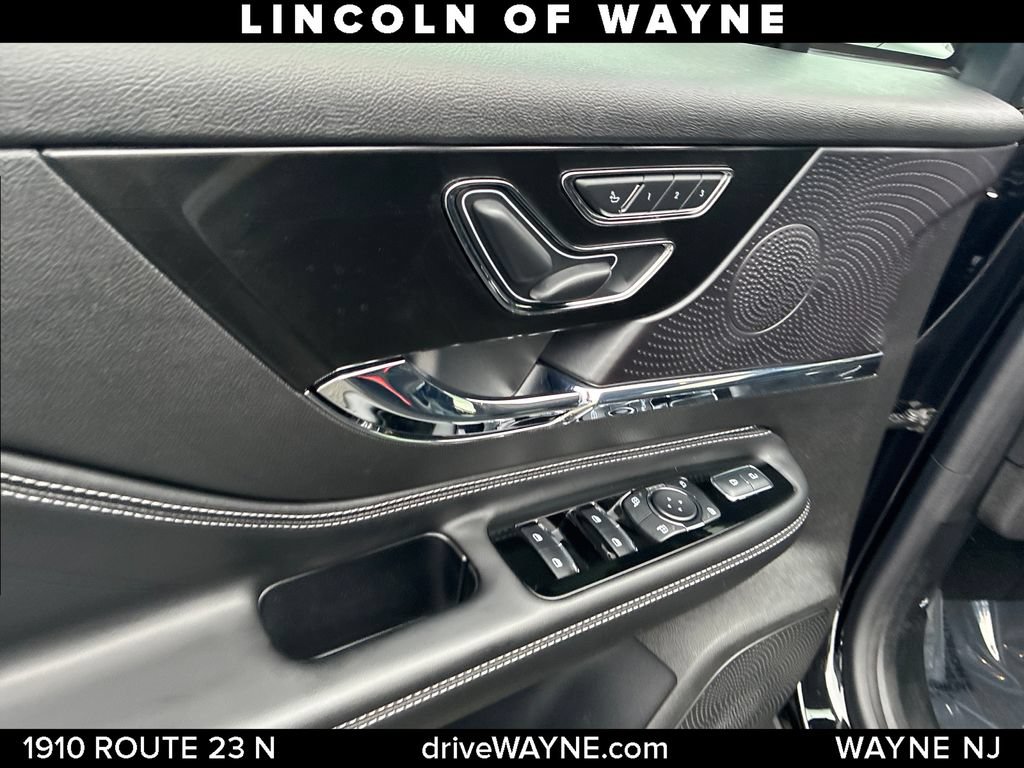 Certified 2024 Lincoln Corsair AWD w/ Equipment Group 101A image 14