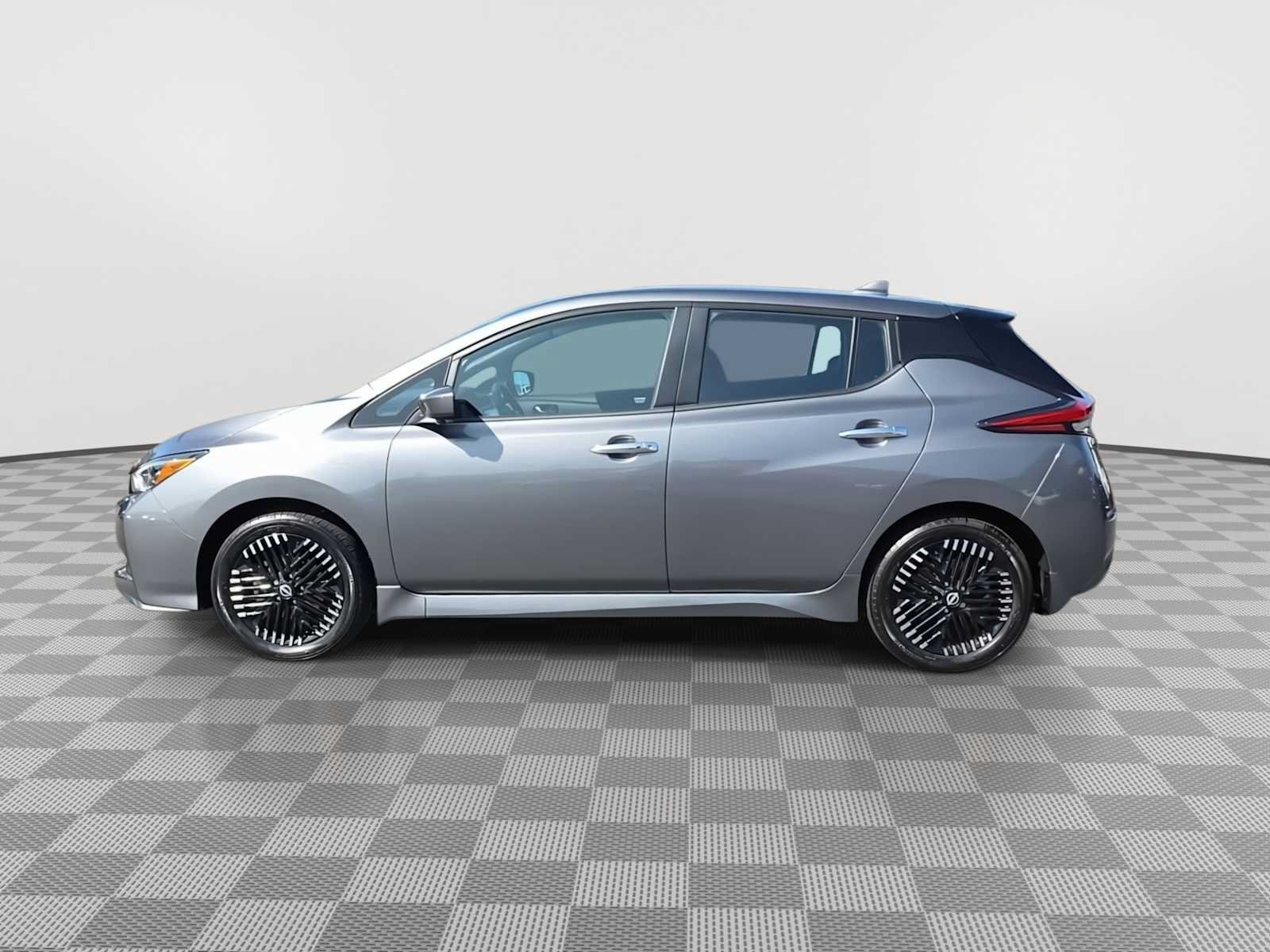 Used 2024 Nissan Leaf SV Plus FWD image 5