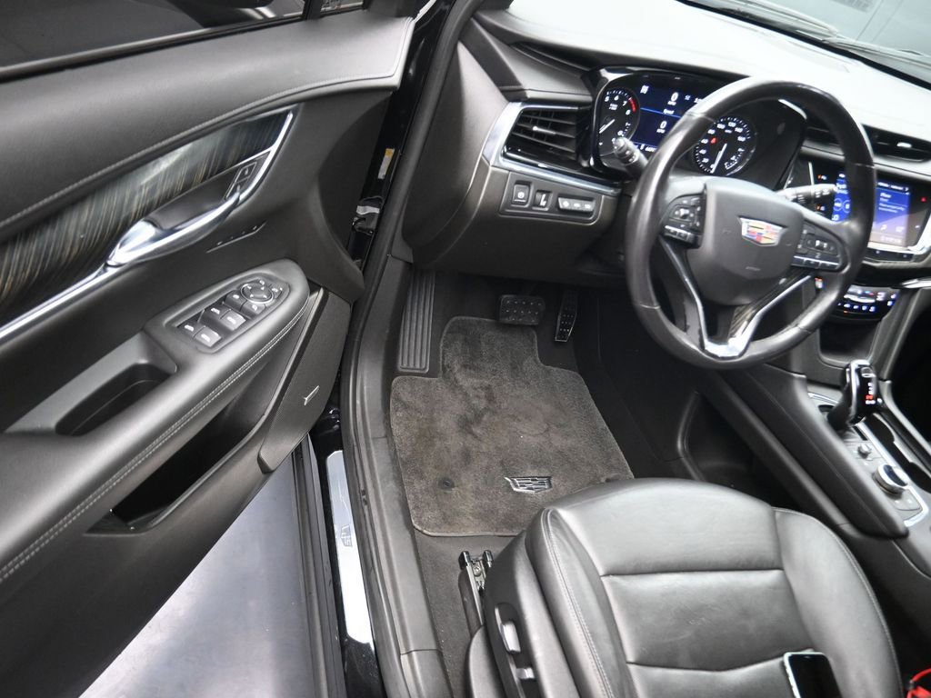 Used 2020 Cadillac XT6 Premium Luxury AWD/4WD image 11