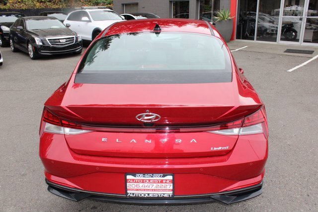 Used 2022 Hyundai Elantra Limited image 5