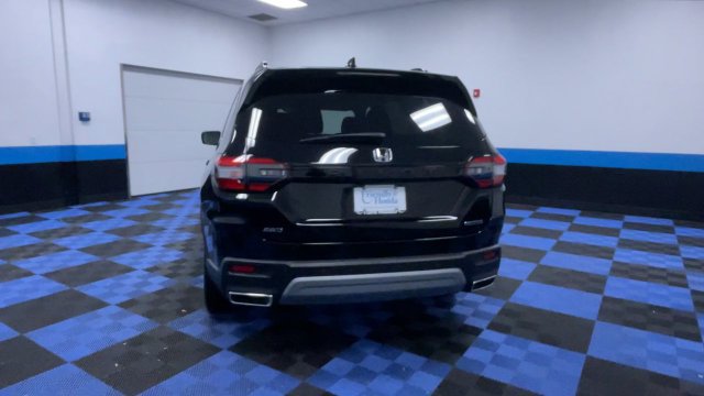 Certified 2023 Honda Pilot Touring image 7