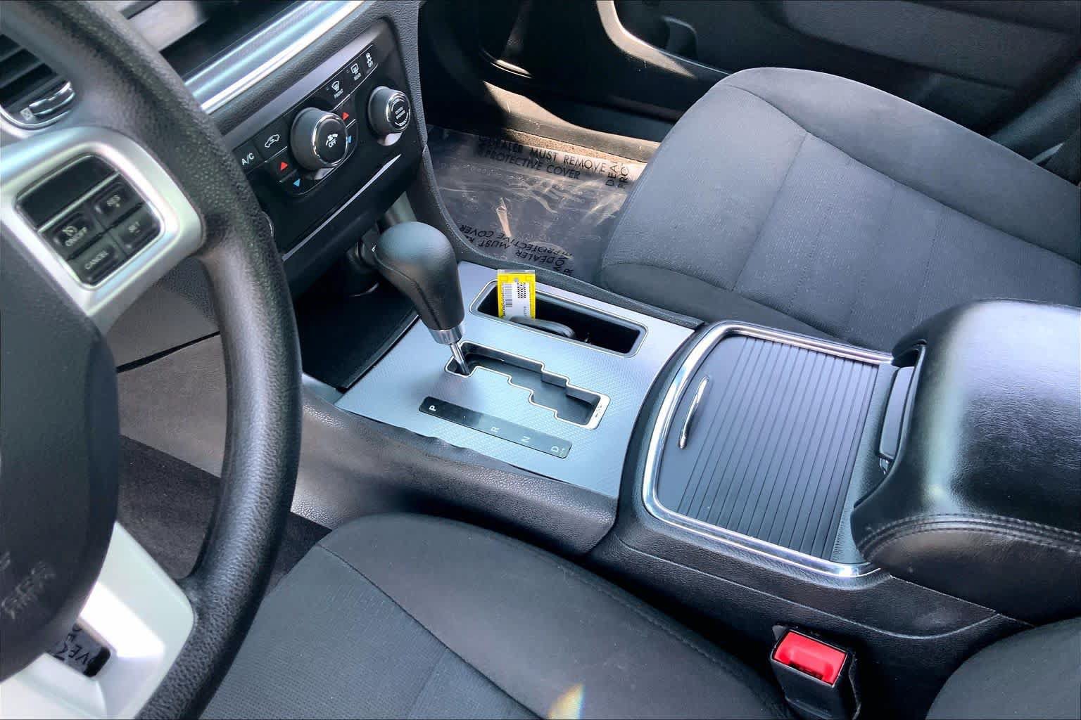 Used 2014 Dodge Charger SE RWD image 17