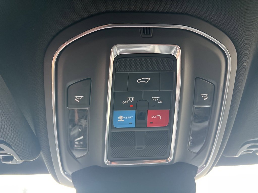 Used 2024 Jeep Wagoneer Series II w/ Flexible Seating Group image 24