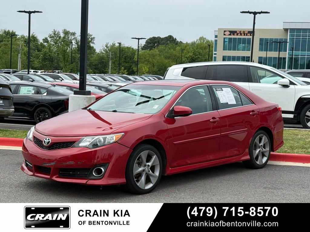 Used 2013 Toyota Camry SE w/ Leather Pkg FWD image 3