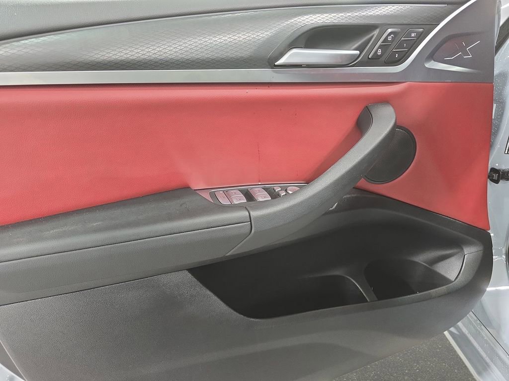 Used 2025 BMW X4 xDrive30i w/ M Sport Package image 27