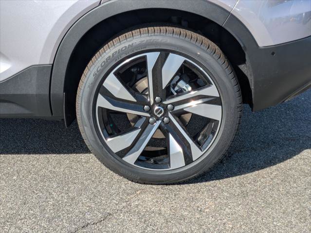 New 2026 Volvo XC40 B5 Plus w/ Protection Package Premier image 6