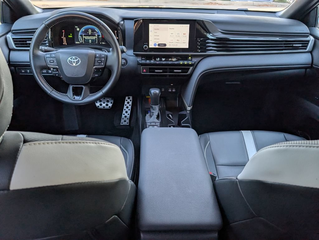 Used 2025 Toyota Camry SE FWD image 17