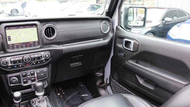 Used 2023 Jeep Wrangler Unlimited Sahara w/ Cold Weather Group AWD/4WD image 22
