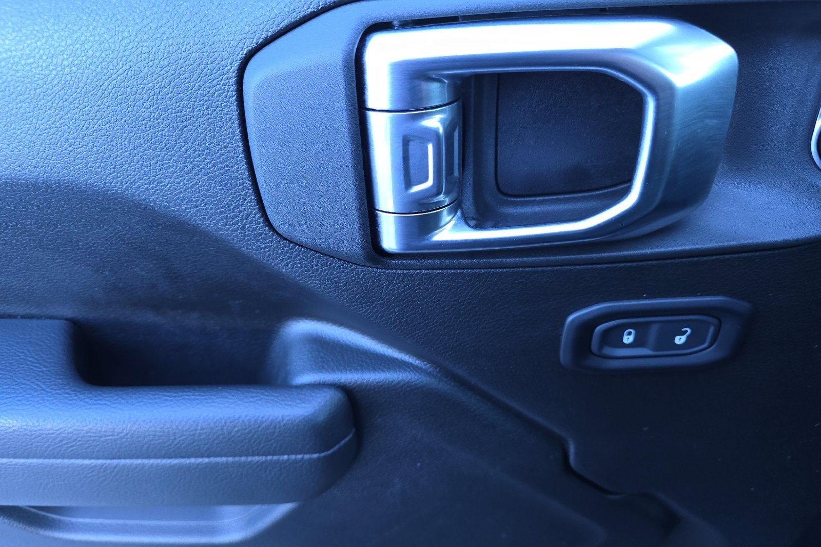 Used 2025 Jeep Gladiator Rubicon w/ Convenience Group image 10