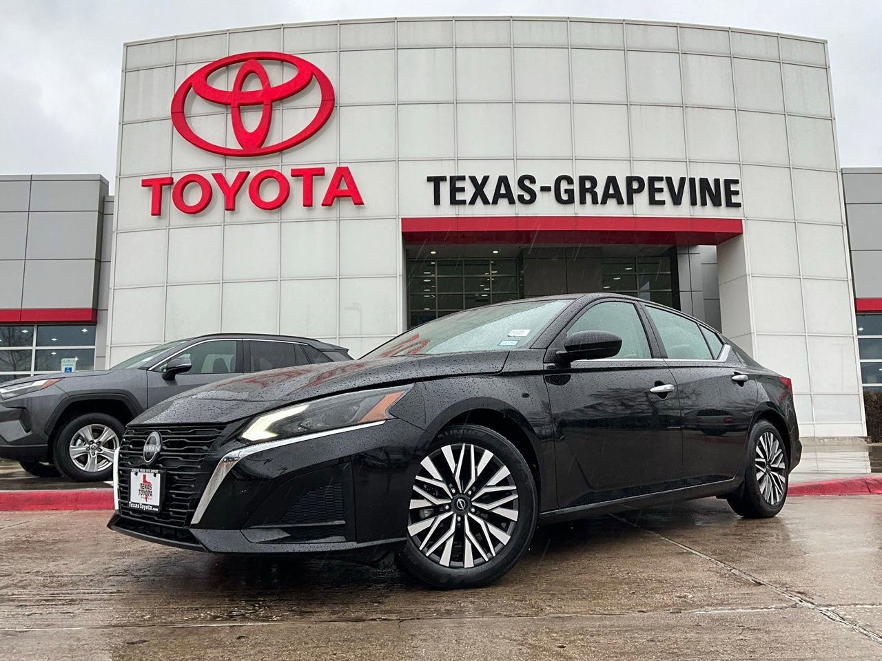 Used 2025 Nissan Altima 2.5 SV image 2