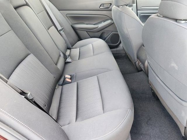 Used 2024 Nissan Altima 2.5 SV w/ SV Premium Package FWD image 31