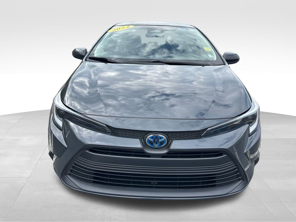 Used 2024 Toyota Corolla LE AWD/4WD image 8