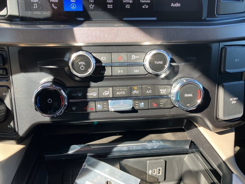 New 2026 Ford F250 Platinum image 24