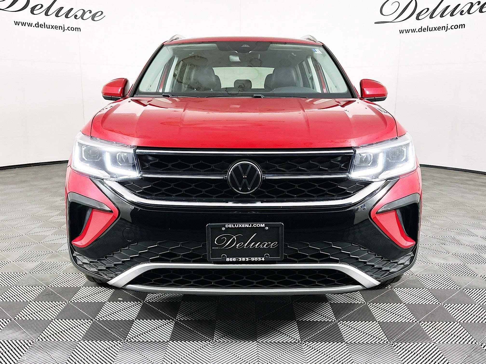 Used 2023 Volkswagen Taos SEL image 2