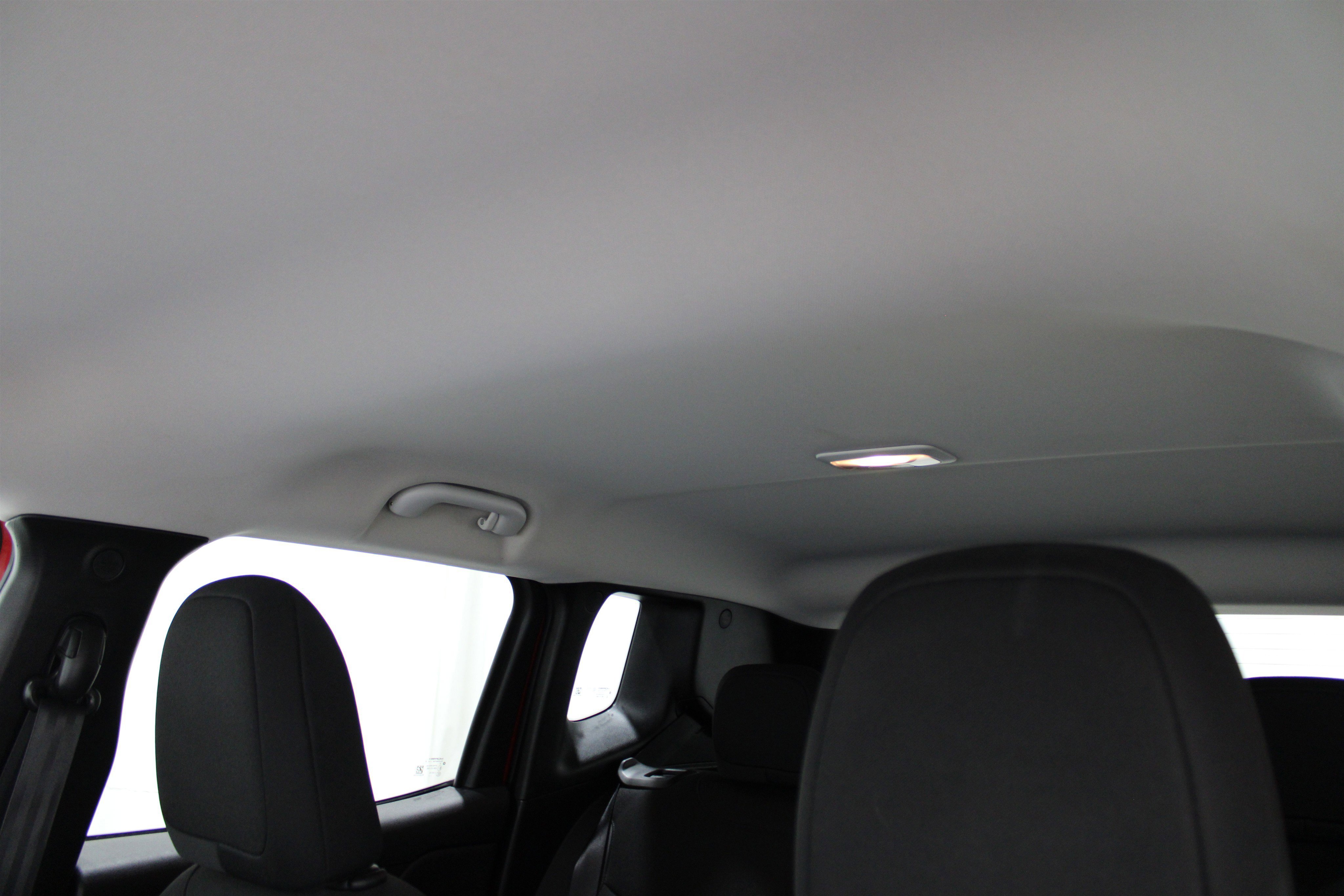 Used 2023 Jeep Renegade Latitude w/ Premium Group image 28