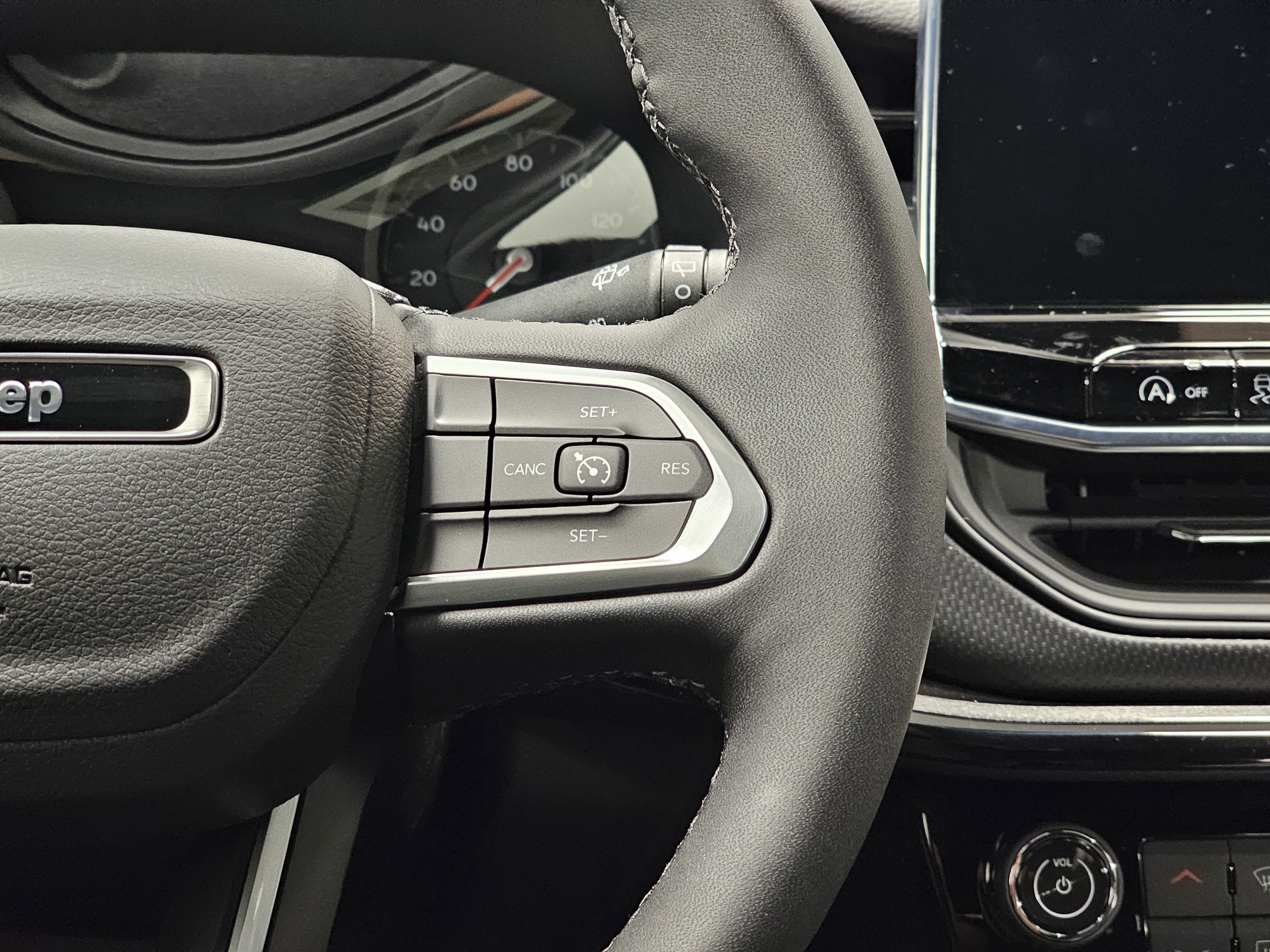 New 2025 Jeep Compass Latitude w/ Sun & Sound Group image 22