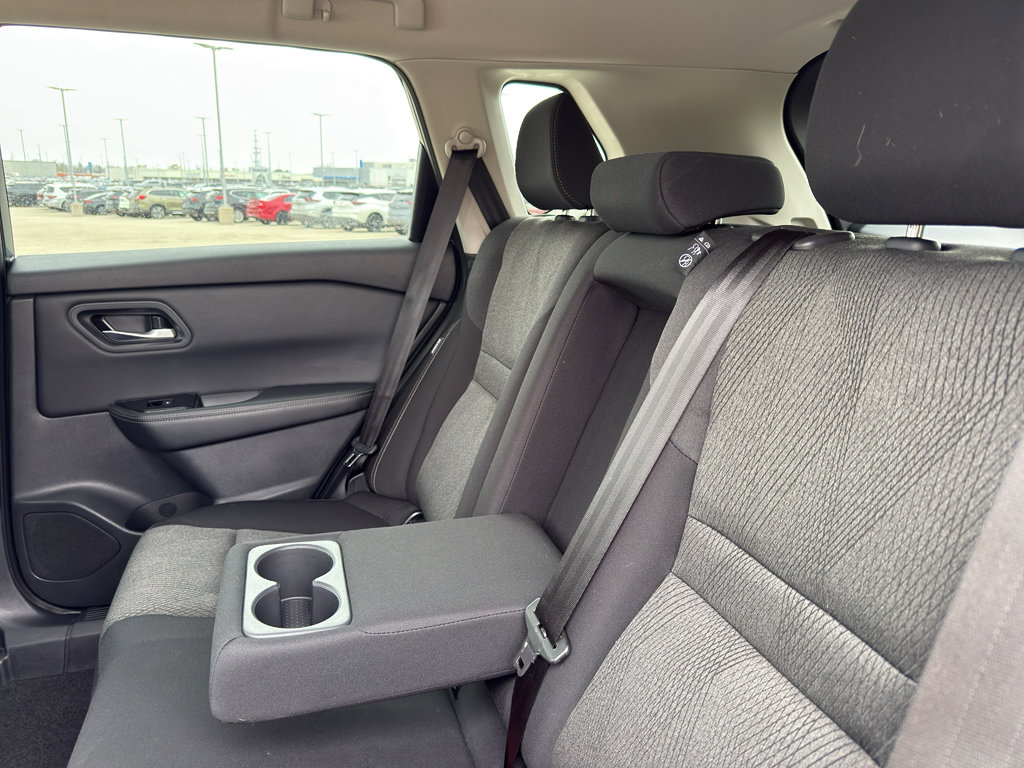 Certified 2025 Nissan Rogue SV AWD/4WD image 33