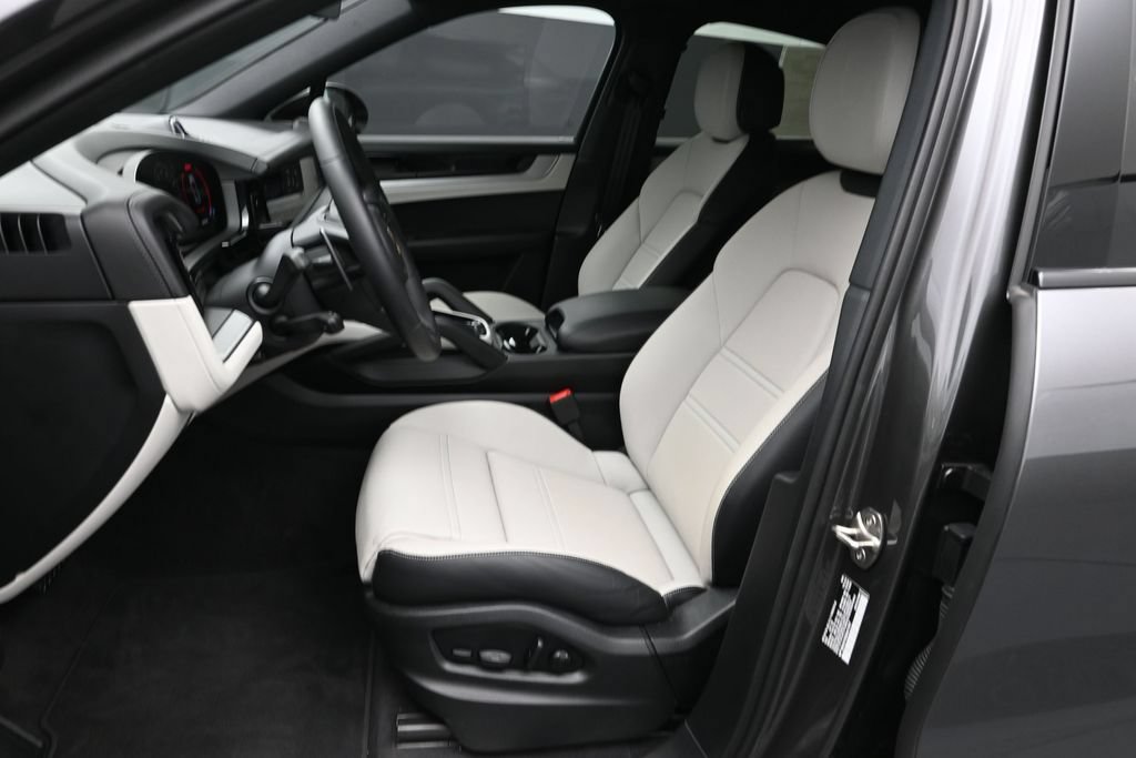 Certified 2025 Porsche Cayenne Coupe AWD/4WD image 5