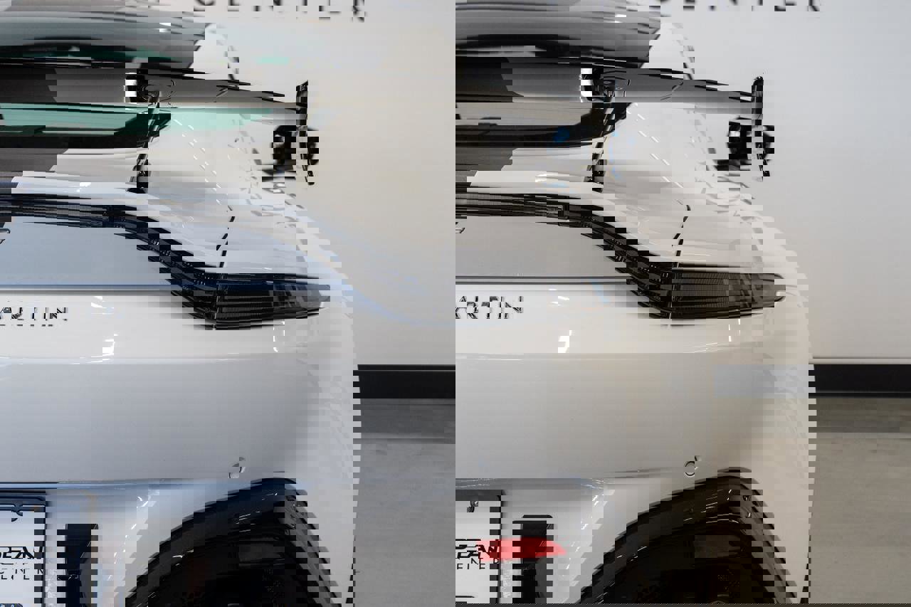 Used 2023 Aston Martin V8 Vantage Coupe image 21