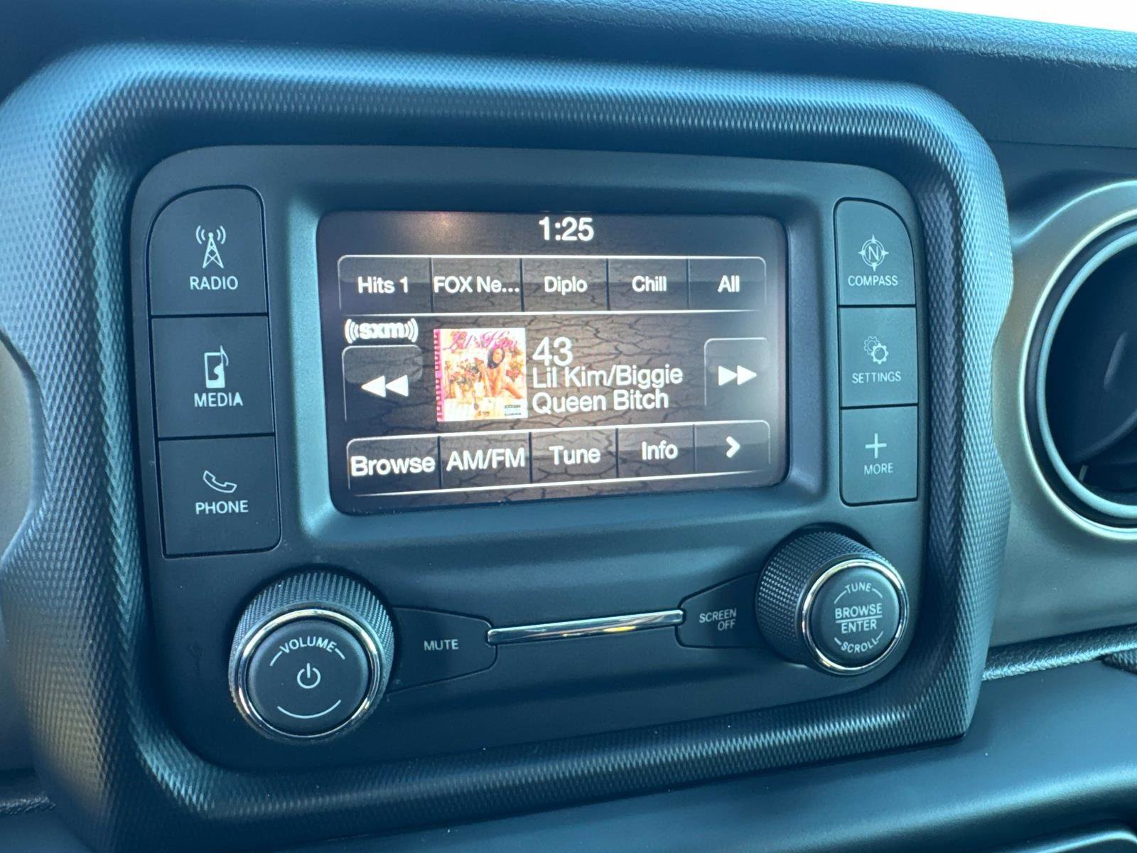 Used 2020 Jeep Wrangler Willys image 24