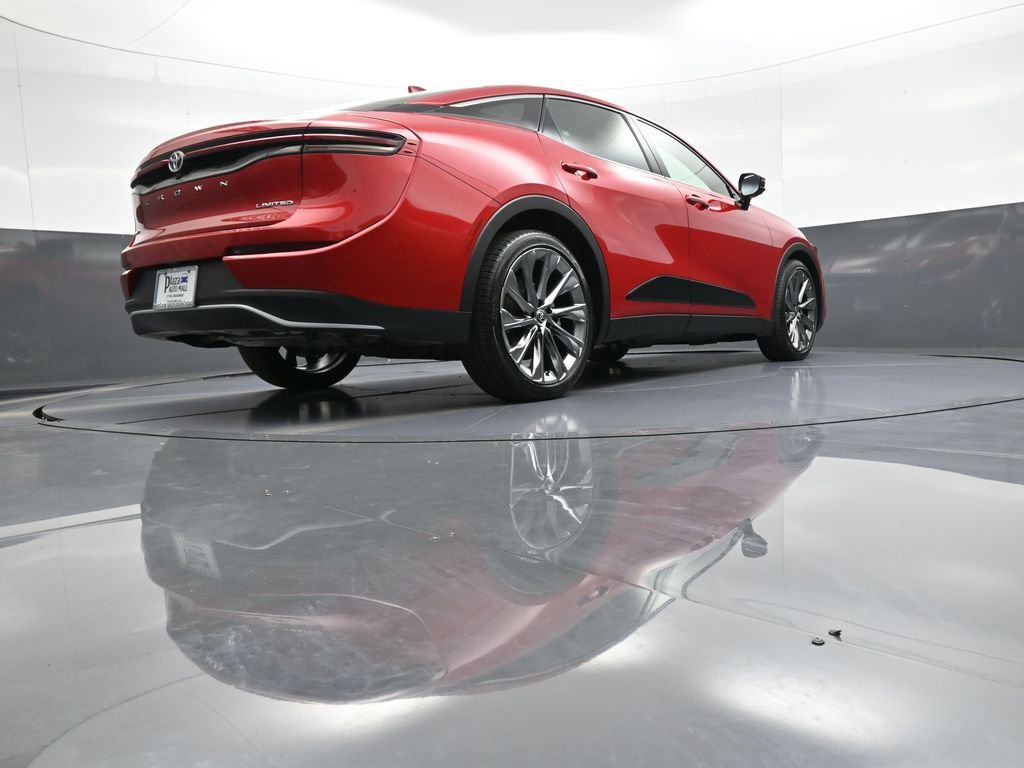 Used 2023 Toyota Crown Limited w/ Advanced Technology Package image 29