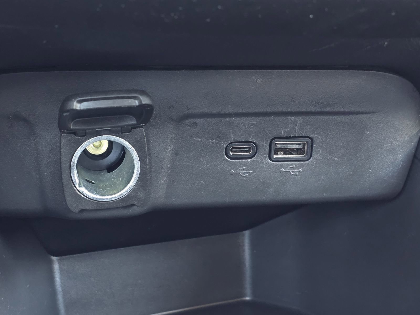 Used 2025 Chevrolet Trax LS w/ LS Convenience Package image 22