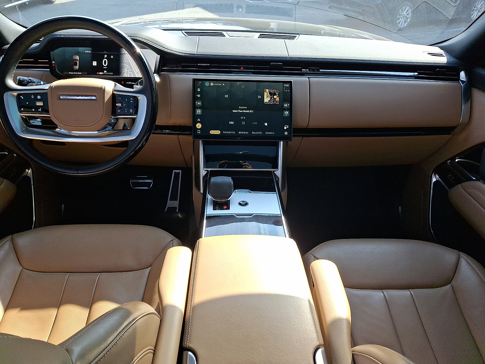 Used 2025 Land Rover Range Rover Long Wheelbase SE image 17