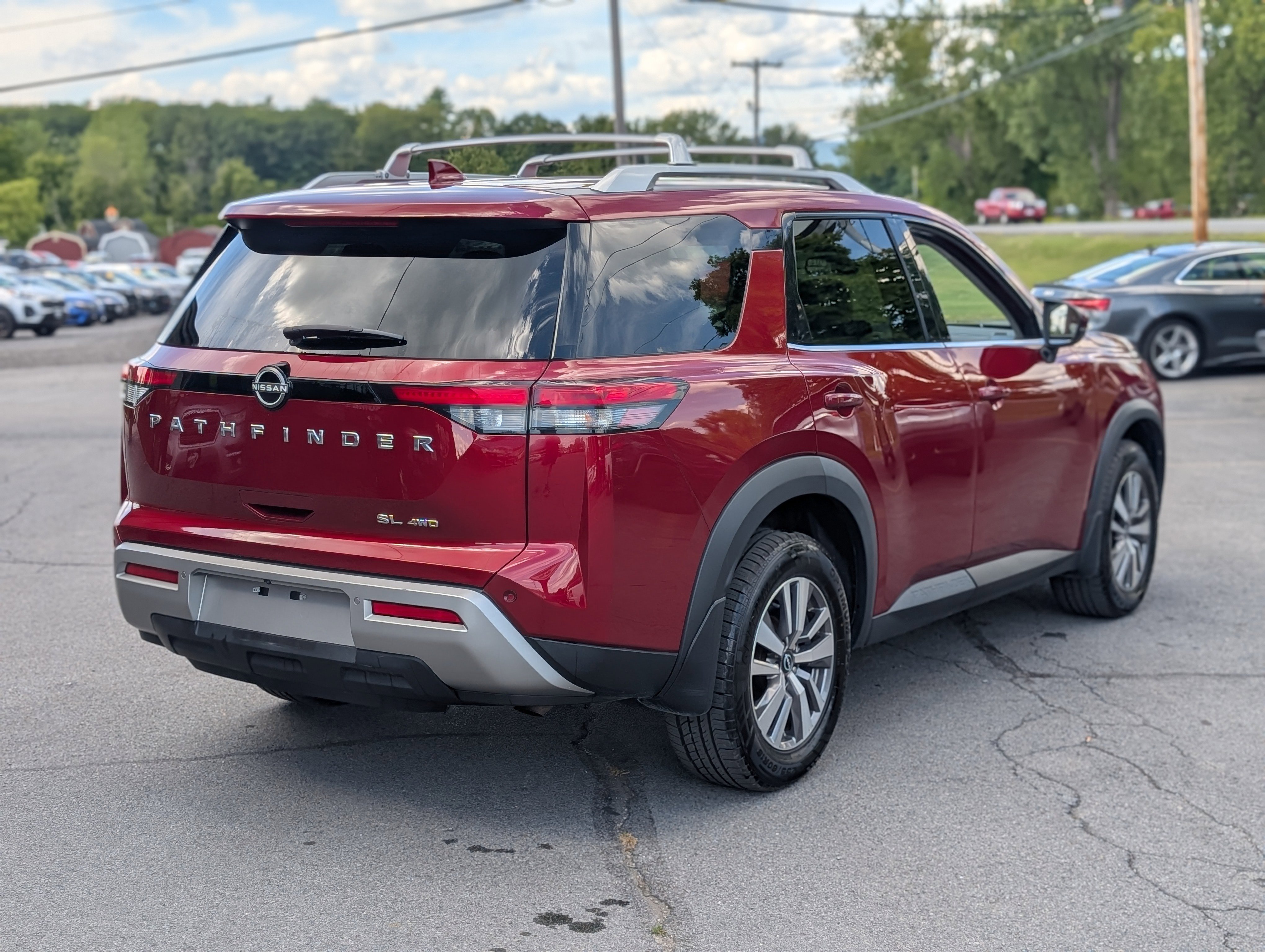 Used 2022 Nissan Pathfinder SL image 11