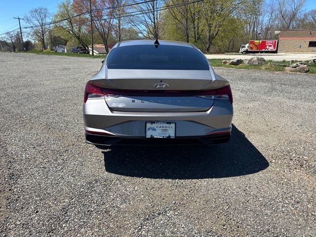 Used 2023 Hyundai Elantra SEL FWD image 4