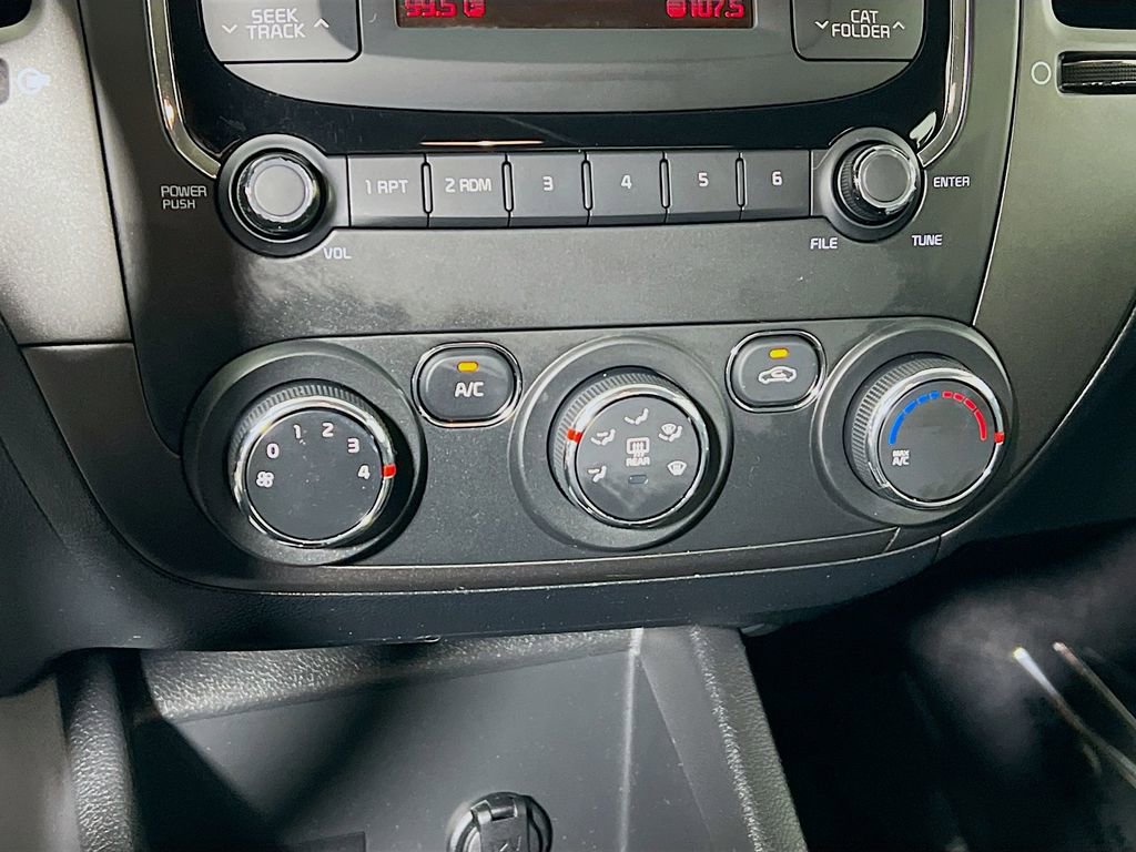 Used 2017 Kia Forte LX image 13