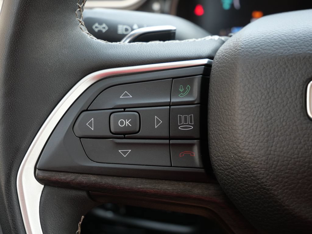 Used 2023 Jeep Grand Cherokee 4WD 4xe image 28