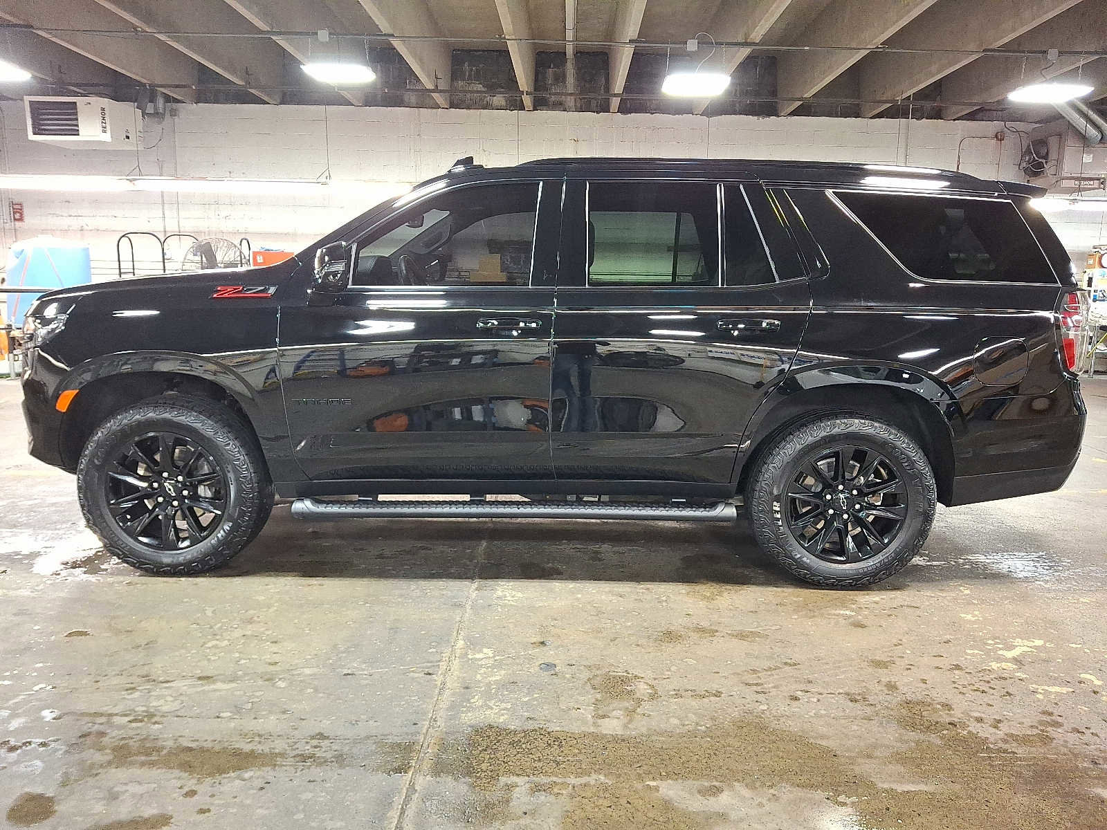 Used 2024 Chevrolet Tahoe Z71 w/ Luxury Package image 4