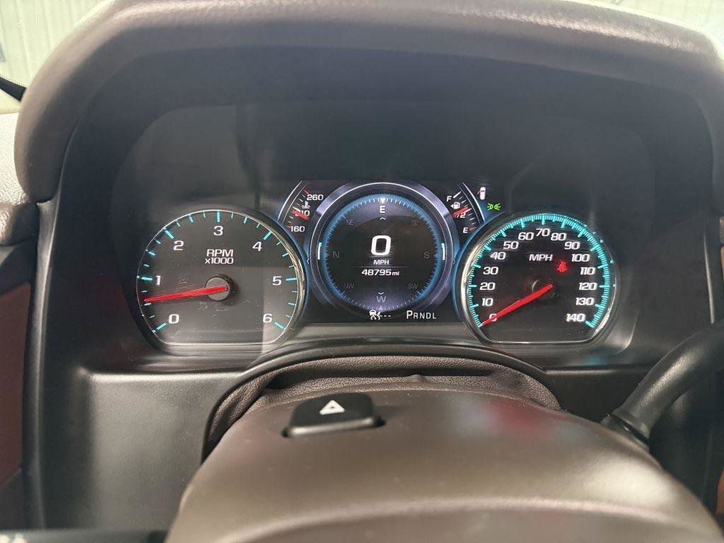 Used 2017 Chevrolet Suburban Premier image 31