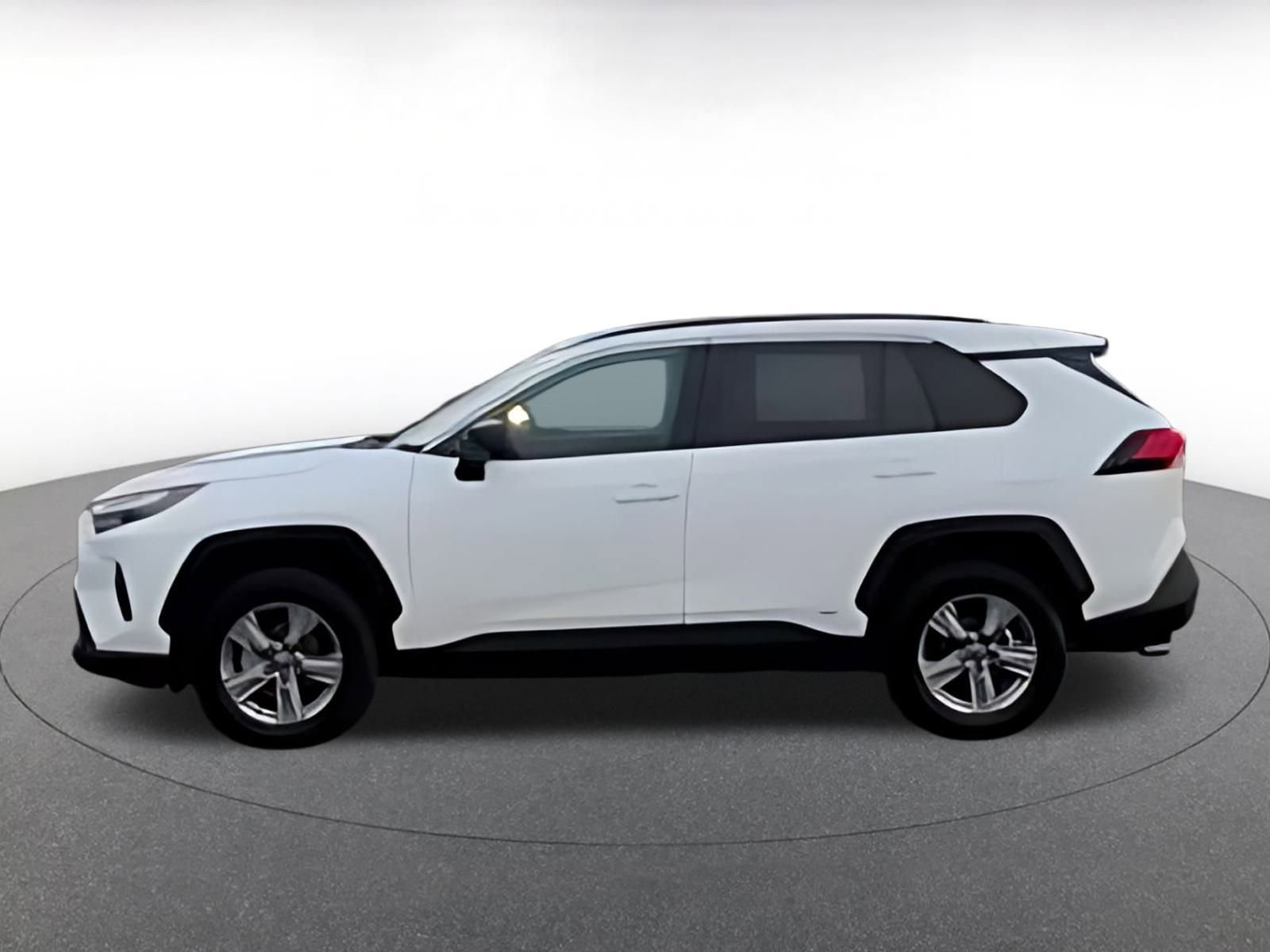 Used 2025 Toyota RAV4 LE image 12