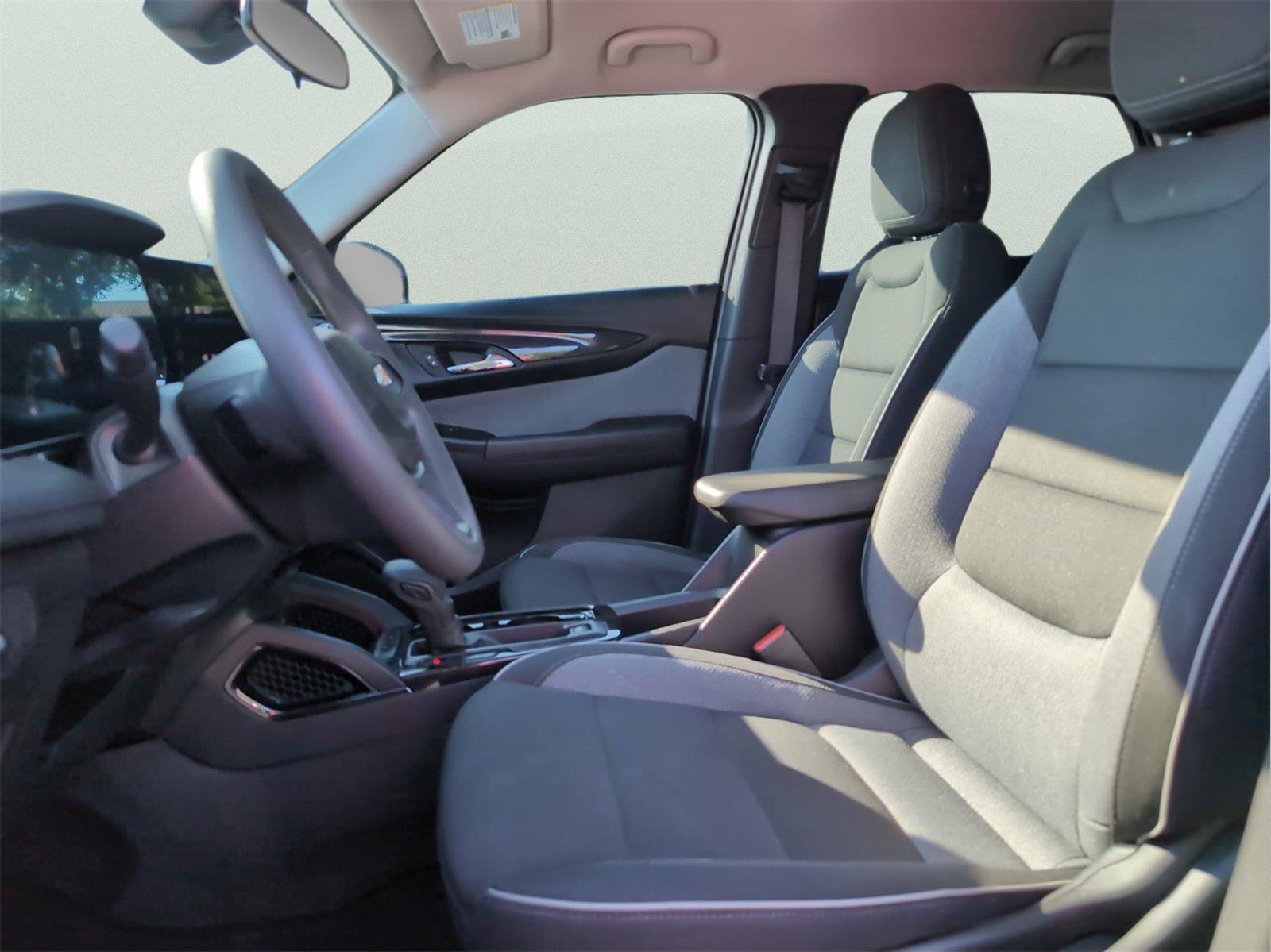 Used 2025 Chevrolet TrailBlazer LT FWD image 12