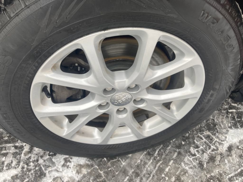 Used 2017 Jeep Cherokee Latitude image 31