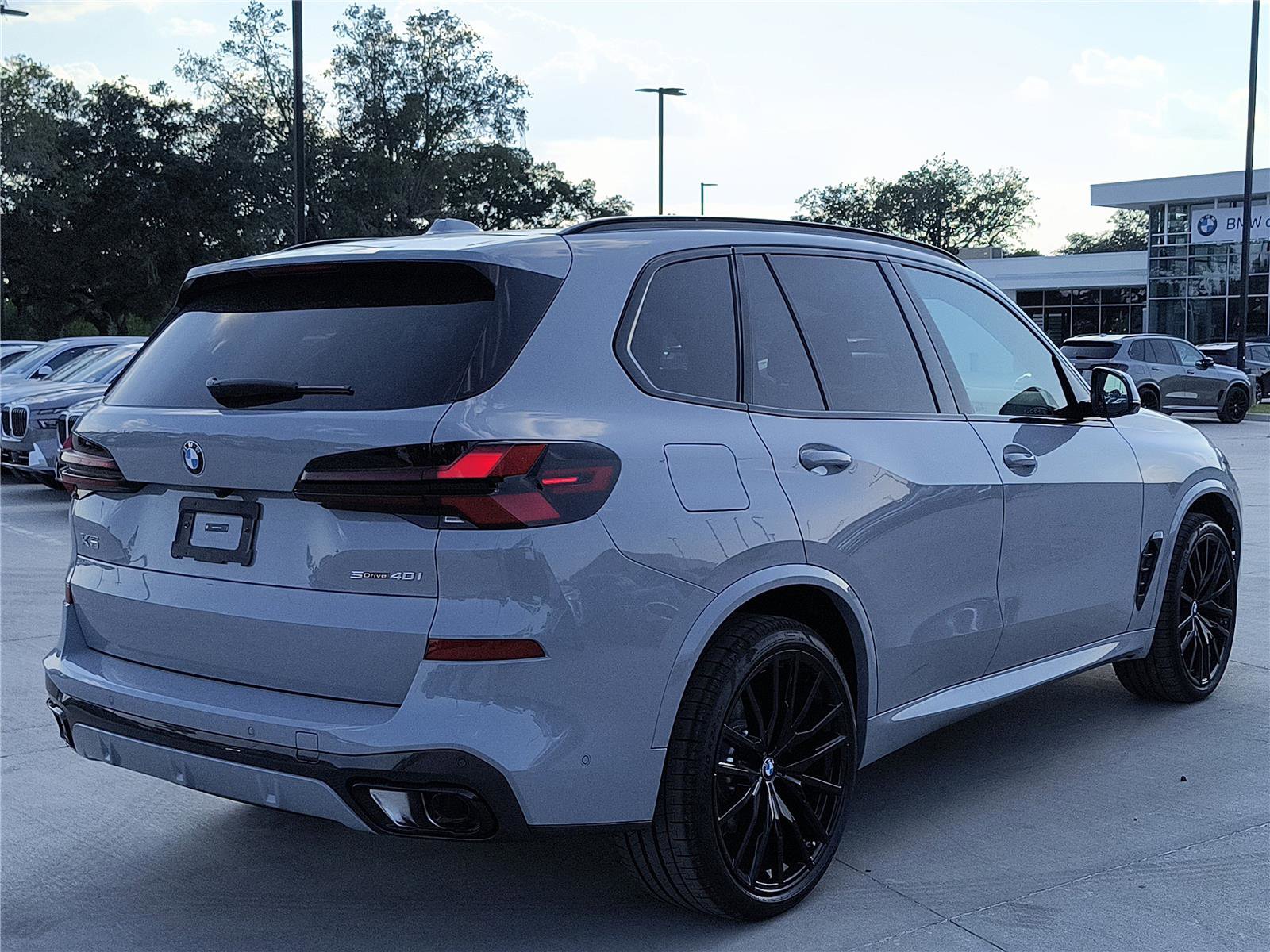 New 2026 BMW X5 sDrive40i w/ M Sport Package image 5