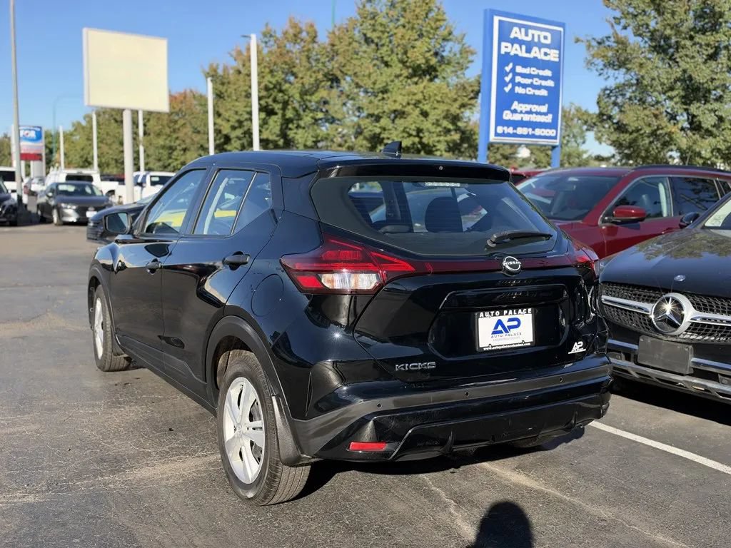 Used 2022 Nissan Kicks S FWD image 4
