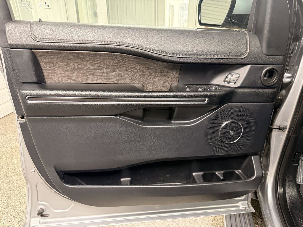 Used 2021 Ford Expedition Max Limited AWD/4WD image 24