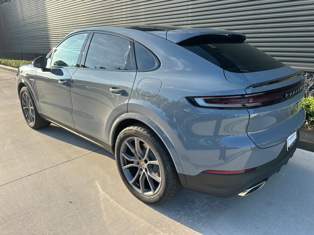Used 2026 Porsche Cayenne E-Hybrid Coupe AWD/4WD image 3