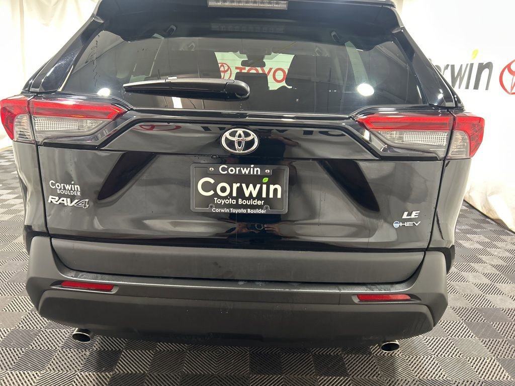 Used 2025 Toyota RAV4 LE image 7