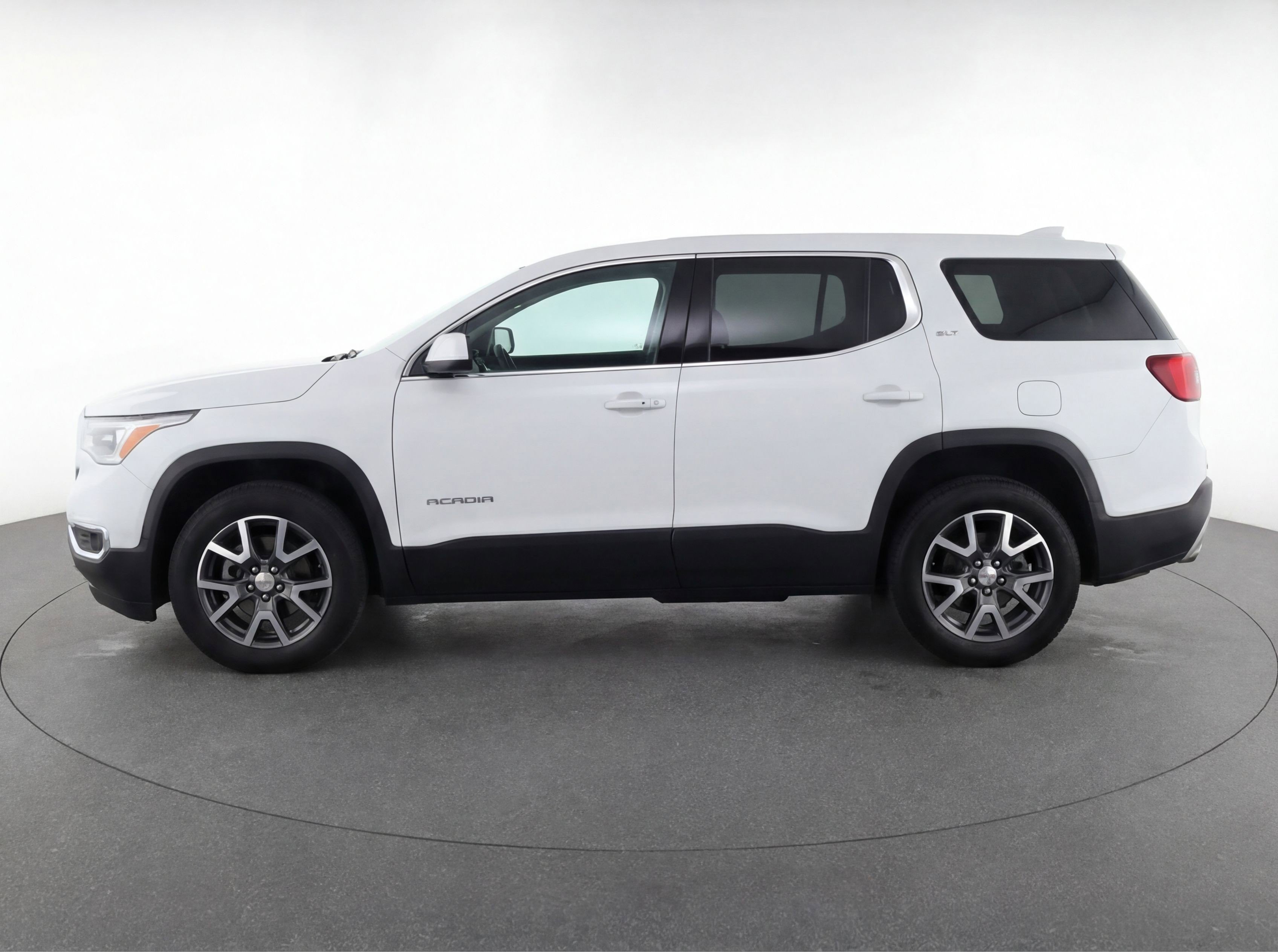 Used 2023 GMC Acadia SLT FWD image 5