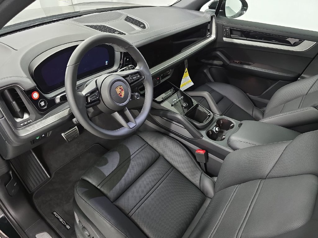 Used 2026 Porsche Cayenne S AWD/4WD image 4
