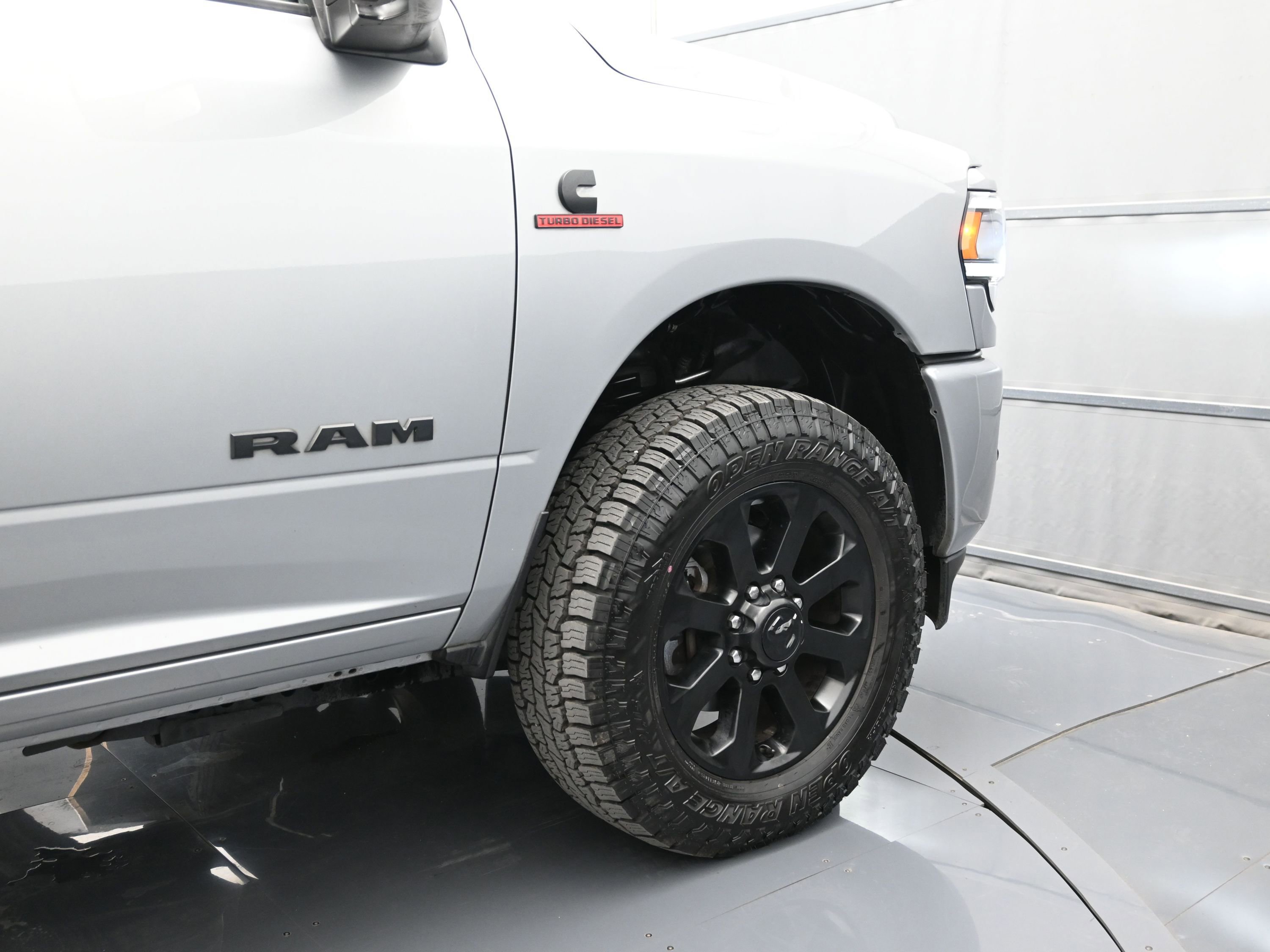 Used 2023 RAM 2500 Laramie AWD/4WD image 46