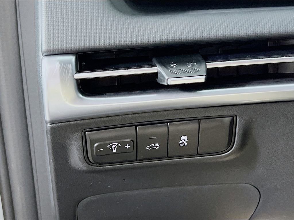 New 2025 Hyundai Santa Cruz SEL image 9