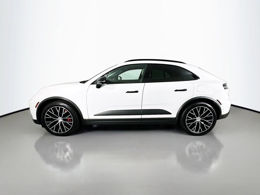 Used 2025 Porsche Macan 4S Electric image 2